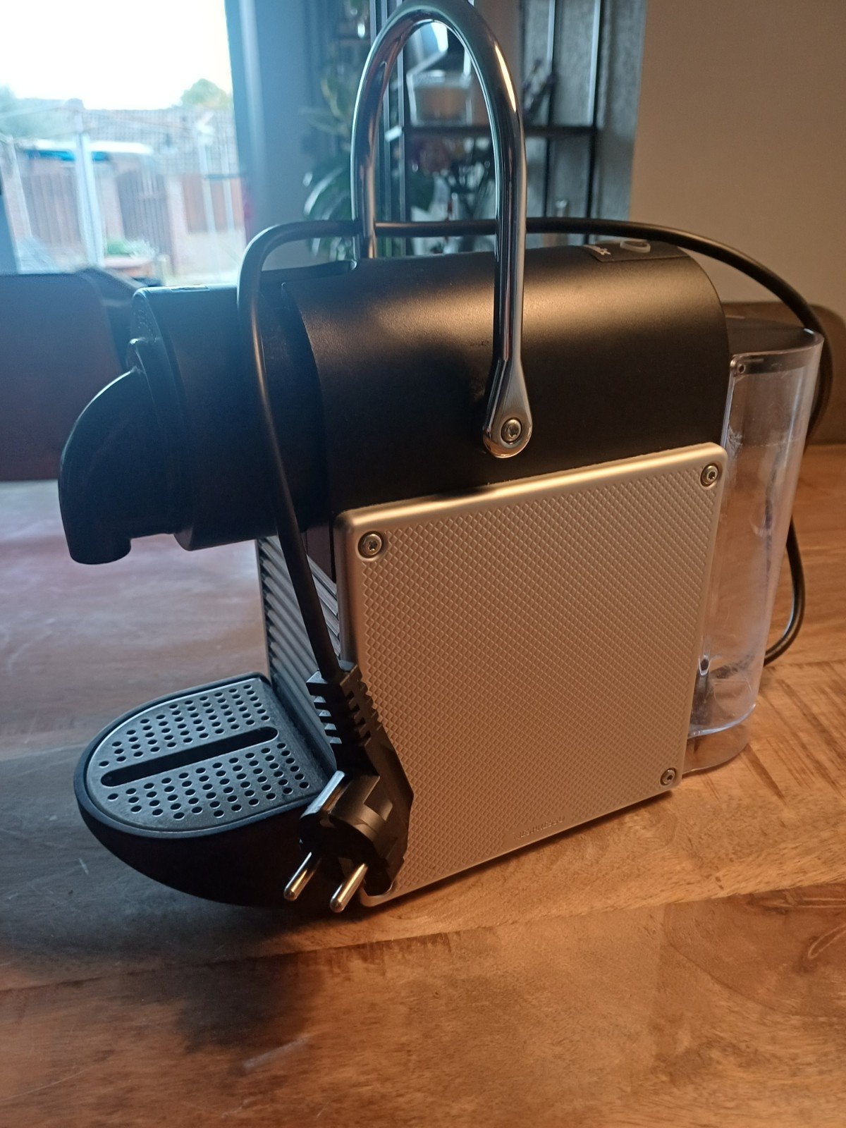 Foto 2 van Nespresso Magimix koffiezetapparaat