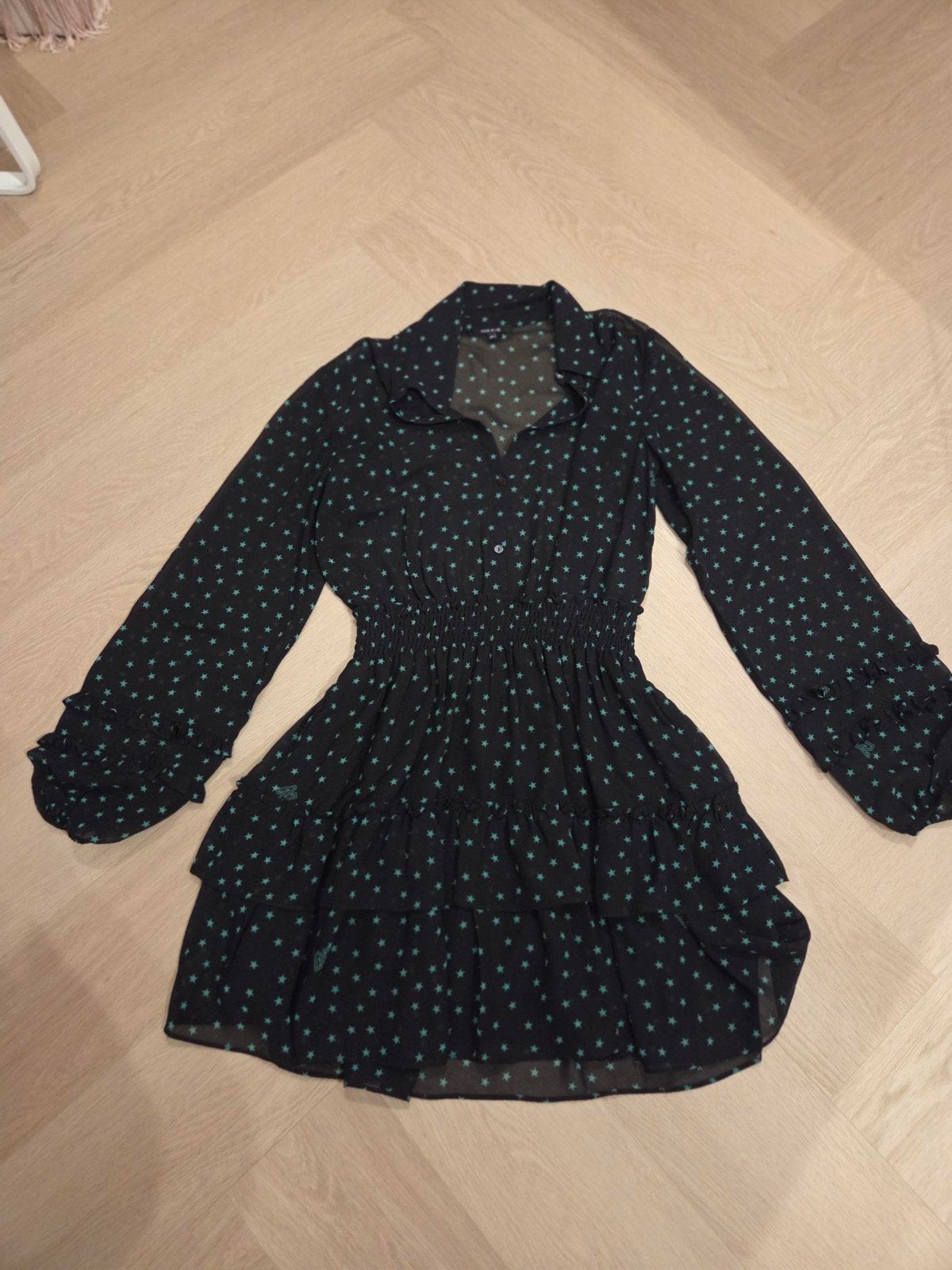 Nikkie jurk met groene print - Maat 34 (XS), Zwart, Ophalen of Verzenden, Zo goed als nieuw, Nikkie