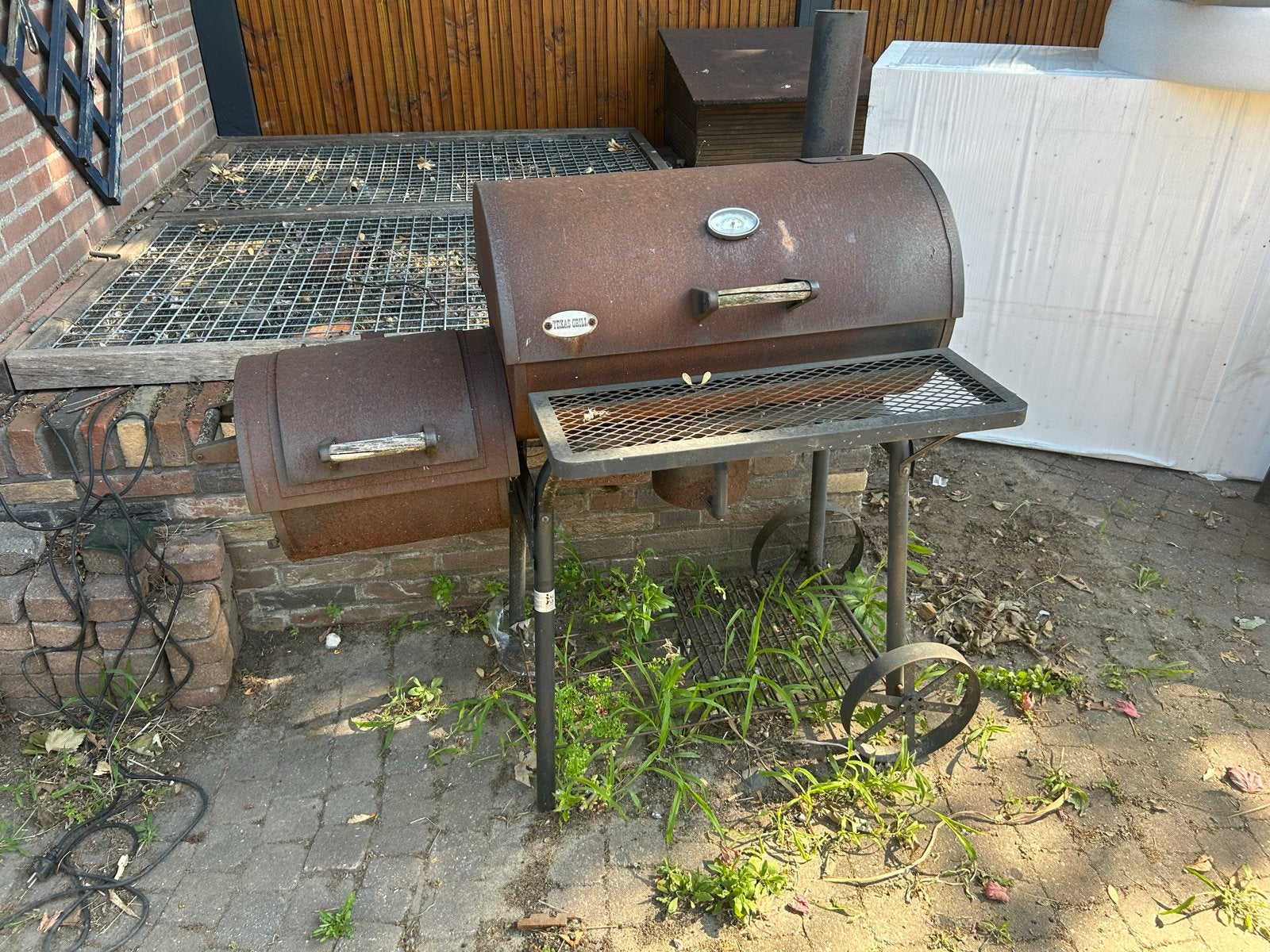 BBQ met Smoker, Ophalen