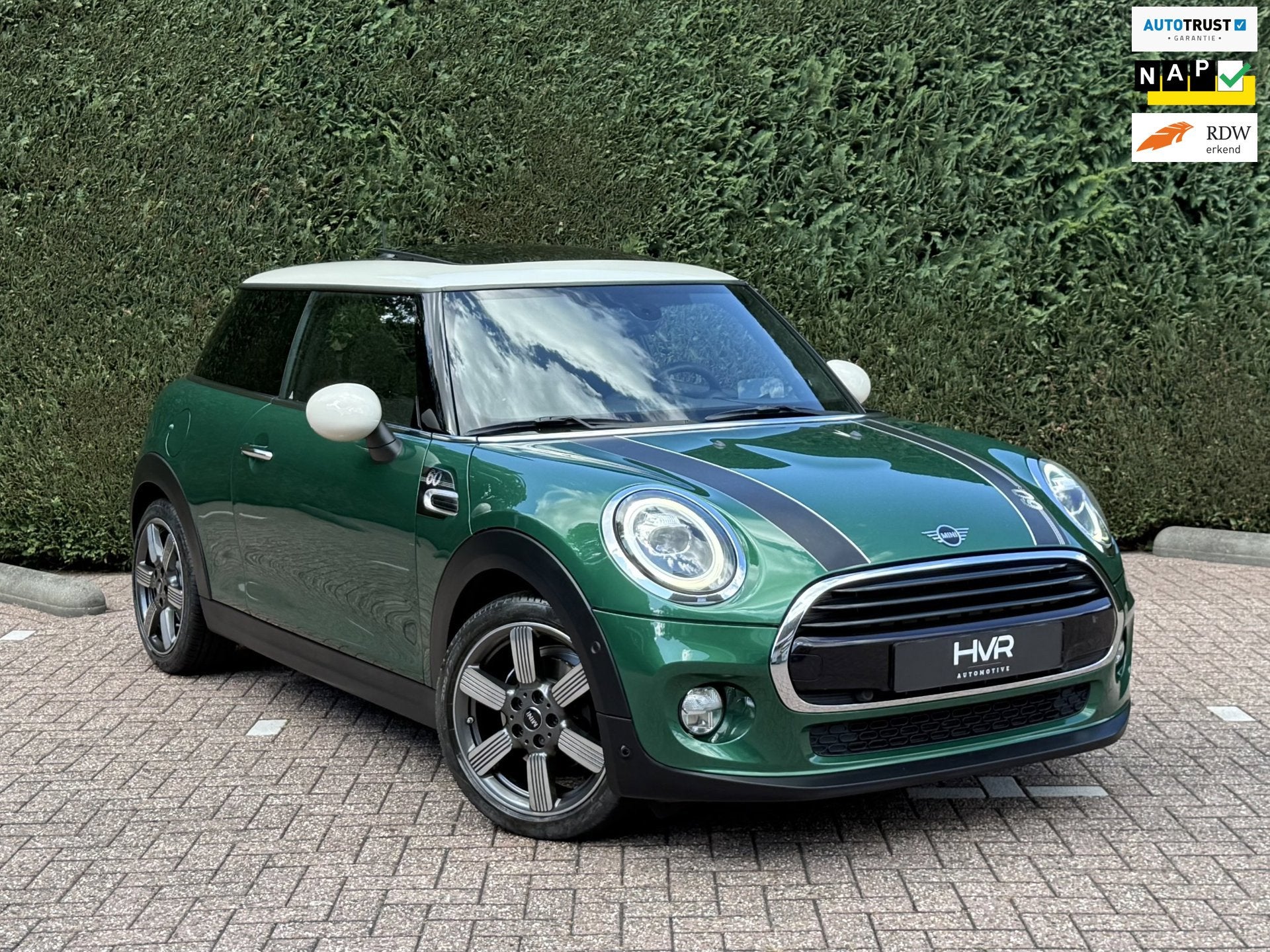 Mini Cooper 1.5 | 60 Years Edt. | Pano | HUD | H/K | Leer |, Auto's, Mini, Dealer onderhouden, 136 pk, Gebruikt, Euro 6