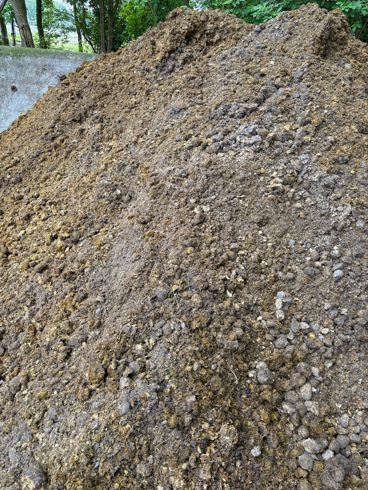 Verse paardenmest voor tuin en moestuin, Ophalen, Mest