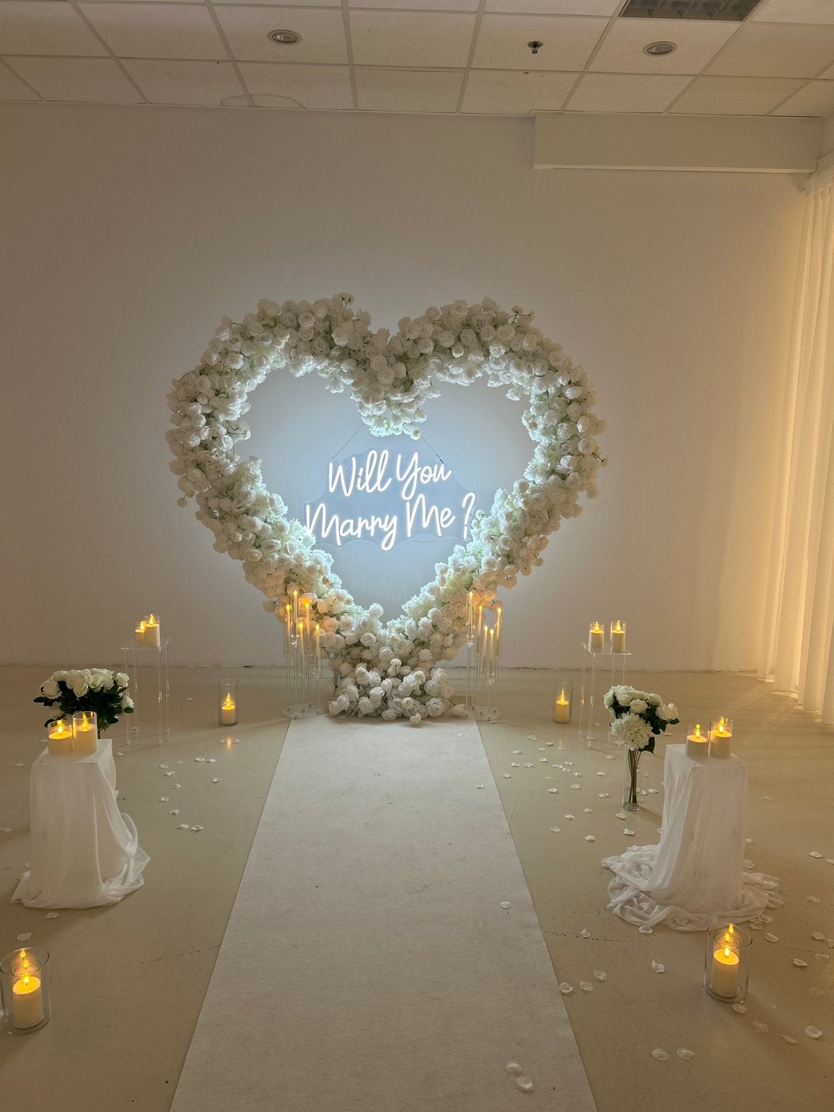 TE HUUR: Witte hart boog set | Marry Me proposal set, Ophalen, Zo goed als nieuw