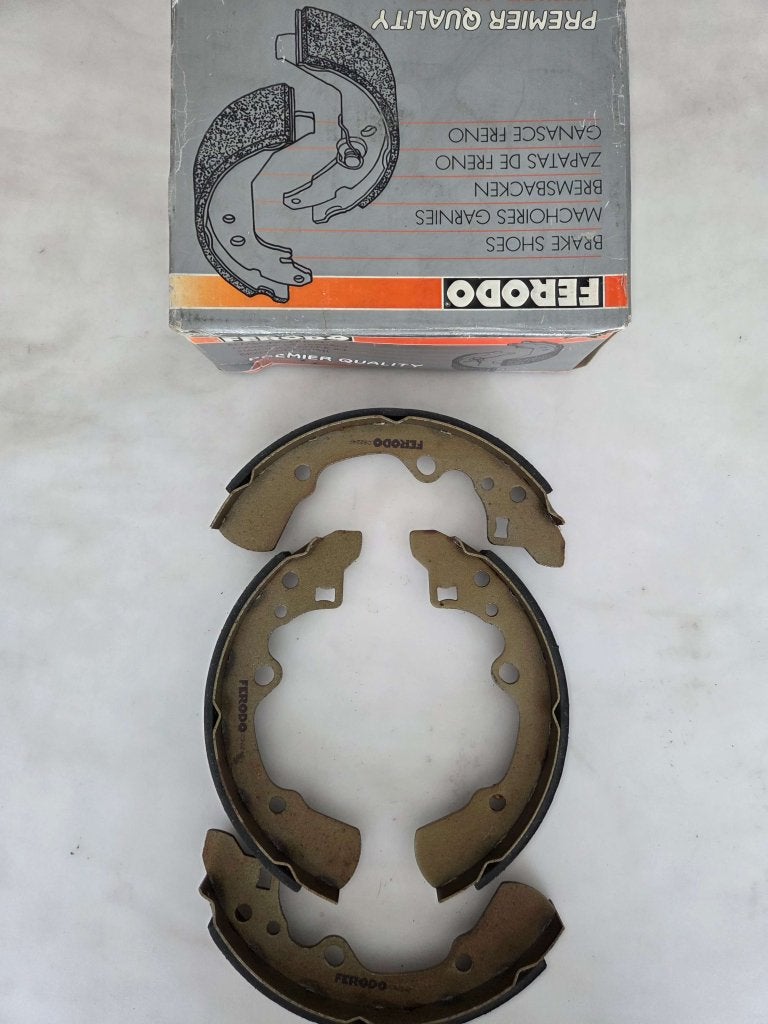 Set Remschoenen Ford Probe Kia Concord  Mazda 323 626, Niet ingevuld, Niet ingevuld, Ophalen of Verzenden, Niet ingevuld