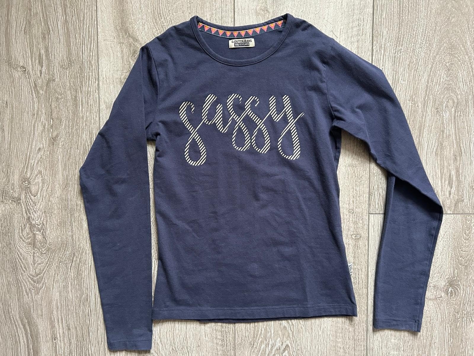 Donkerblauw shirt met lange mouwen en 'Sassy' opdruk, Ophalen of Verzenden, Zo goed als nieuw, Meisje, Shirt of Longsleeve