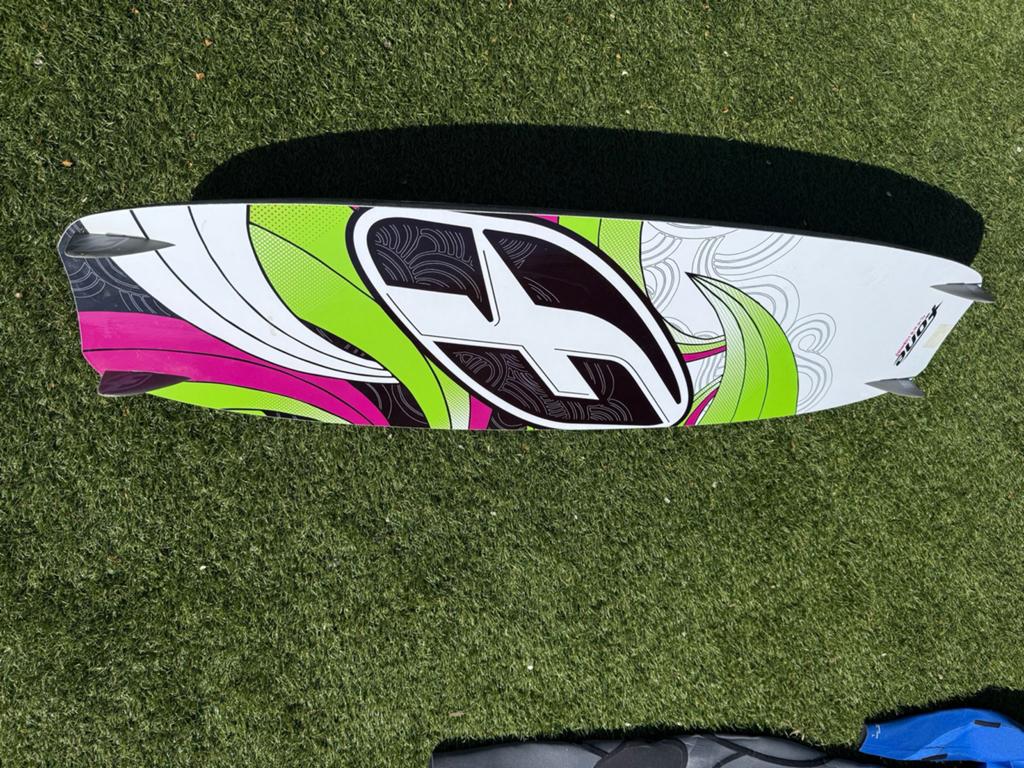 Complete Kitesurf Set - F-One Board, GERESERVEERD, Watersport en Boten, Twintip, Ophalen of Verzenden, Zo goed als nieuw, Kitesurf-set