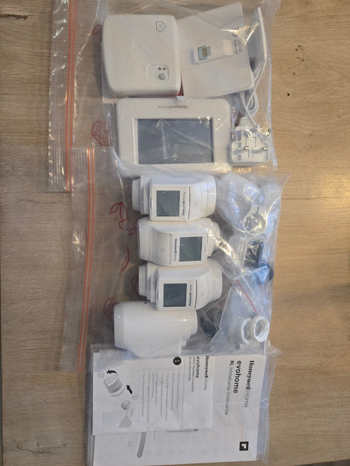 Honeywell Home evohome Slimme Thermostaat Systeem, Ophalen of Verzenden, Slimme thermostaat, Nieuw
