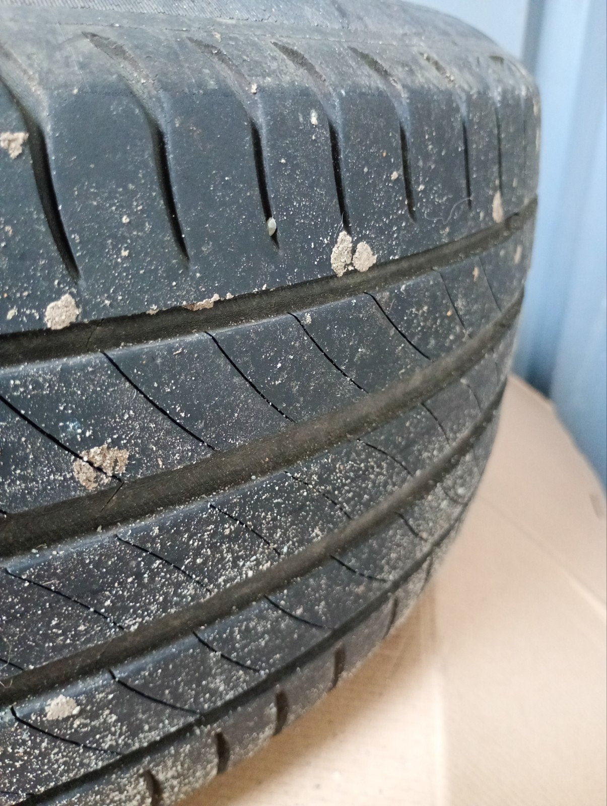 Foto 4 van Originele Peugeot velgen met banden