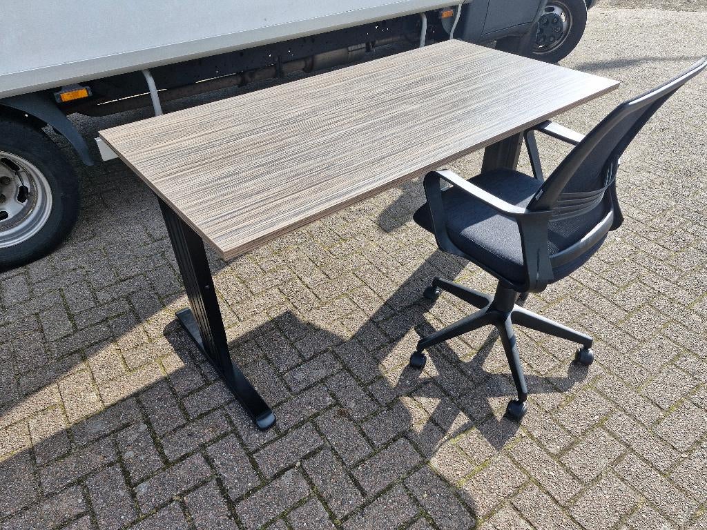 20x bureau hoogte instelbaar, zwart frame, Huis en Inrichting, Bureaus, VST, In hoogte verstelbaar, Ophalen of Verzenden, Zo goed als nieuw