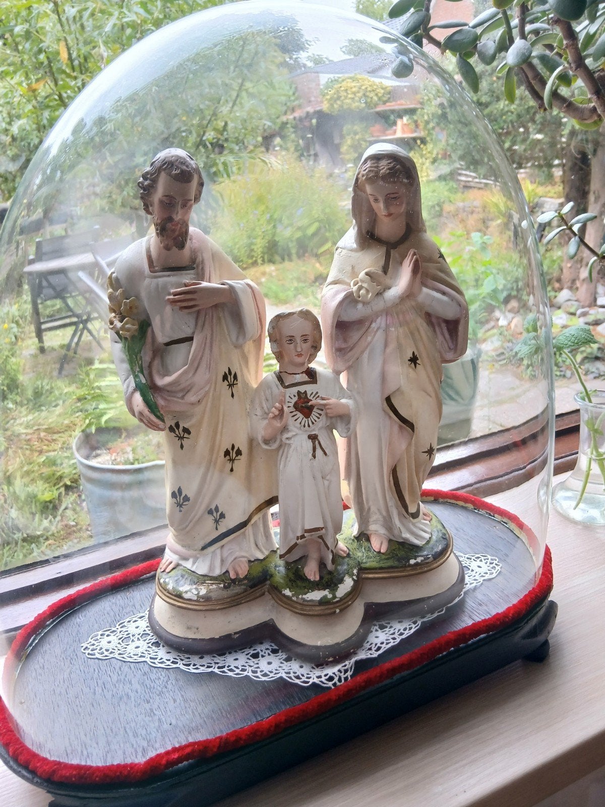 Vintage Heilige Familie onder stolp - Maria, Jozef, Jezus, Antiek en Kunst, Antiek | Religie, Ophalen