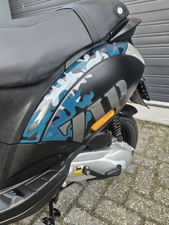 Foto 9 van PIAGGIO  ZIP 50 2T BJ2015 MAT ZWART 2375KM NL TOPSTAAT!!