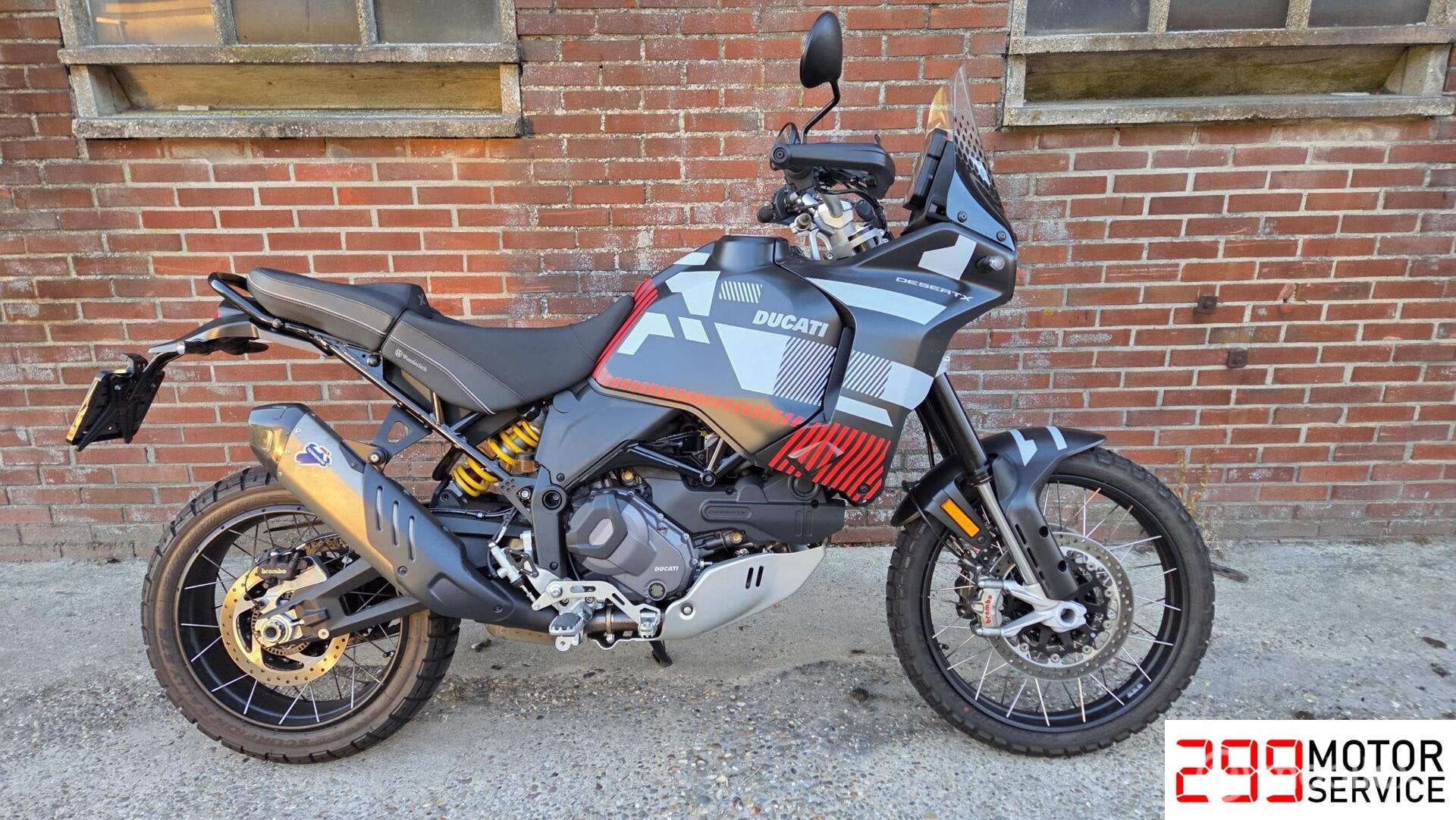 ✅️ Ducati DesertX desert x 2024 6dkm thermignoni, Motoren, Motoren | Ducati, Bedrijf, Meer dan 35 kW, Toermotor, ABS