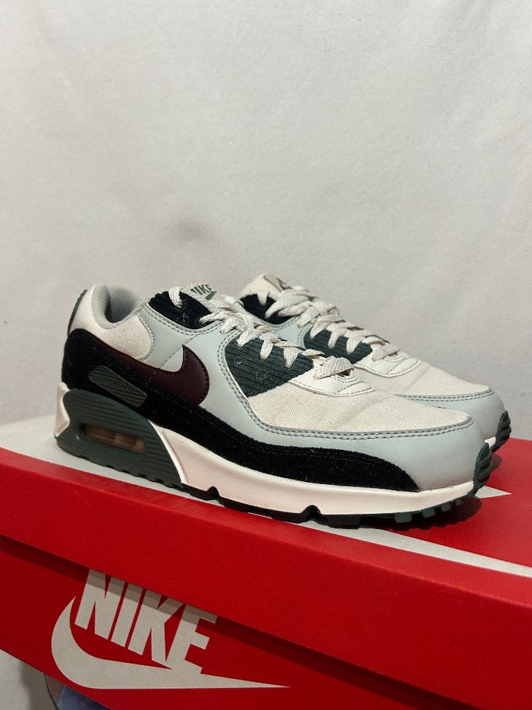 ALS NIEUW + DOOS! Maat 42,5 - Nike Air Max 90 Burgundy Green, Overige kleuren, Verzenden, Nike, Nike
