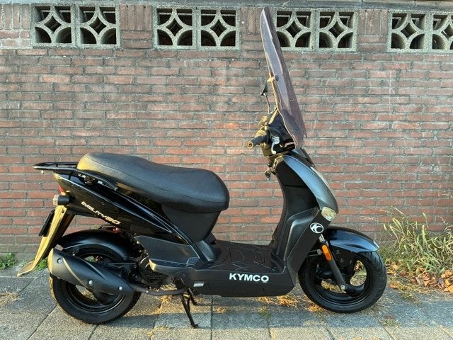 MOOIE KYMCO AGILITY SNOR SCOOTER ! BOUWJAAR 2016, Fietsen en Brommers, Ophalen, Gebruikt, Agility, Benzine