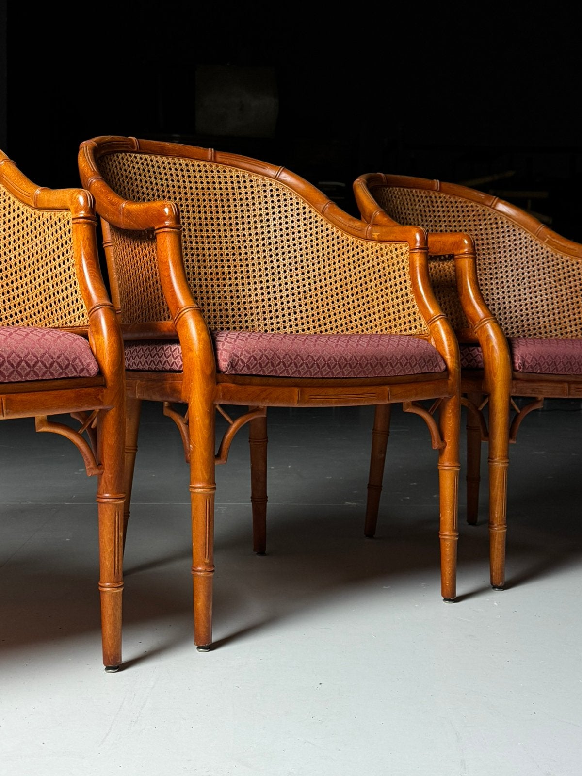 Set van 4 vintage Faux Bamboo stoelen, Bruin, Ophalen of Verzenden, Zo goed als nieuw, Vijf, Zes of meer stoelen