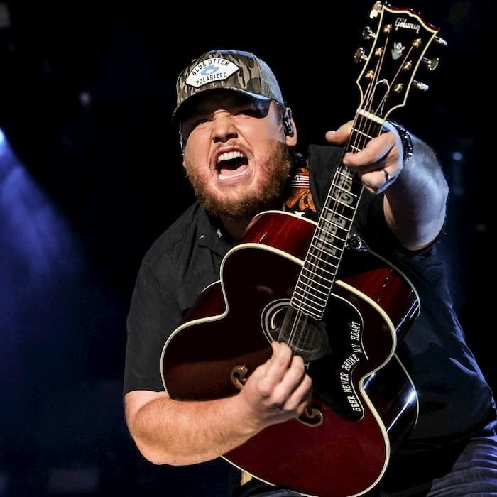 Luke combs - 6 zitplaatsen - 408 - stoel 3 tm/8 - arena, Drie personen of meer