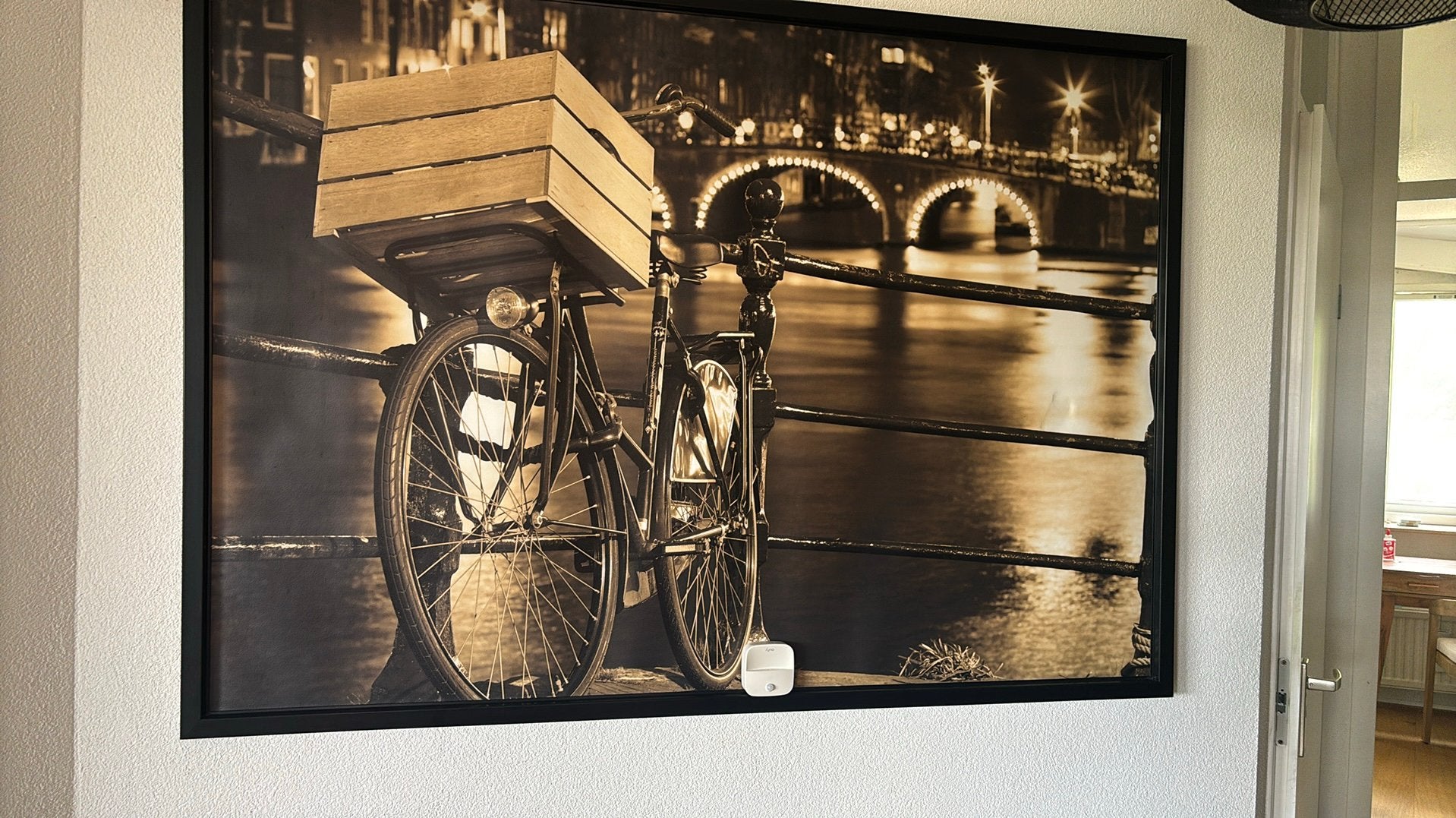 Amsterdam fiets aan de gracht - Sepia Canvas Schilderij, Ophalen, Zo goed als nieuw, 100 tot 125 cm, Schilderij