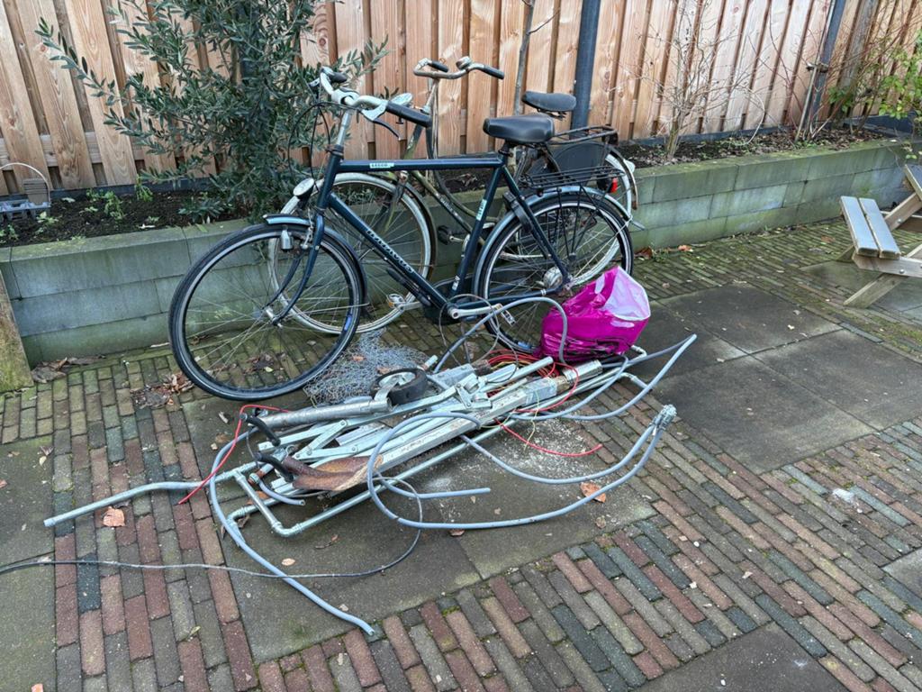 Gezocht Oud ijzer en metalen ict materiaal, Ophalen of Verzenden