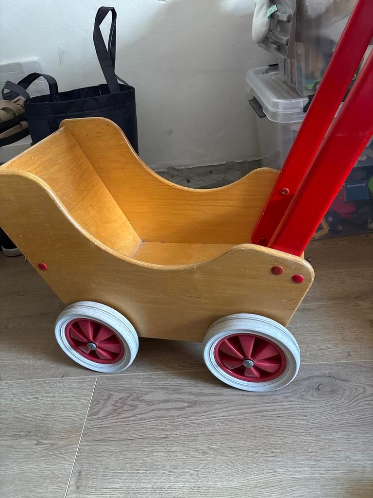 Houten poppenwagen - opknapper, Ophalen of Verzenden, Gebruikt, Meisje