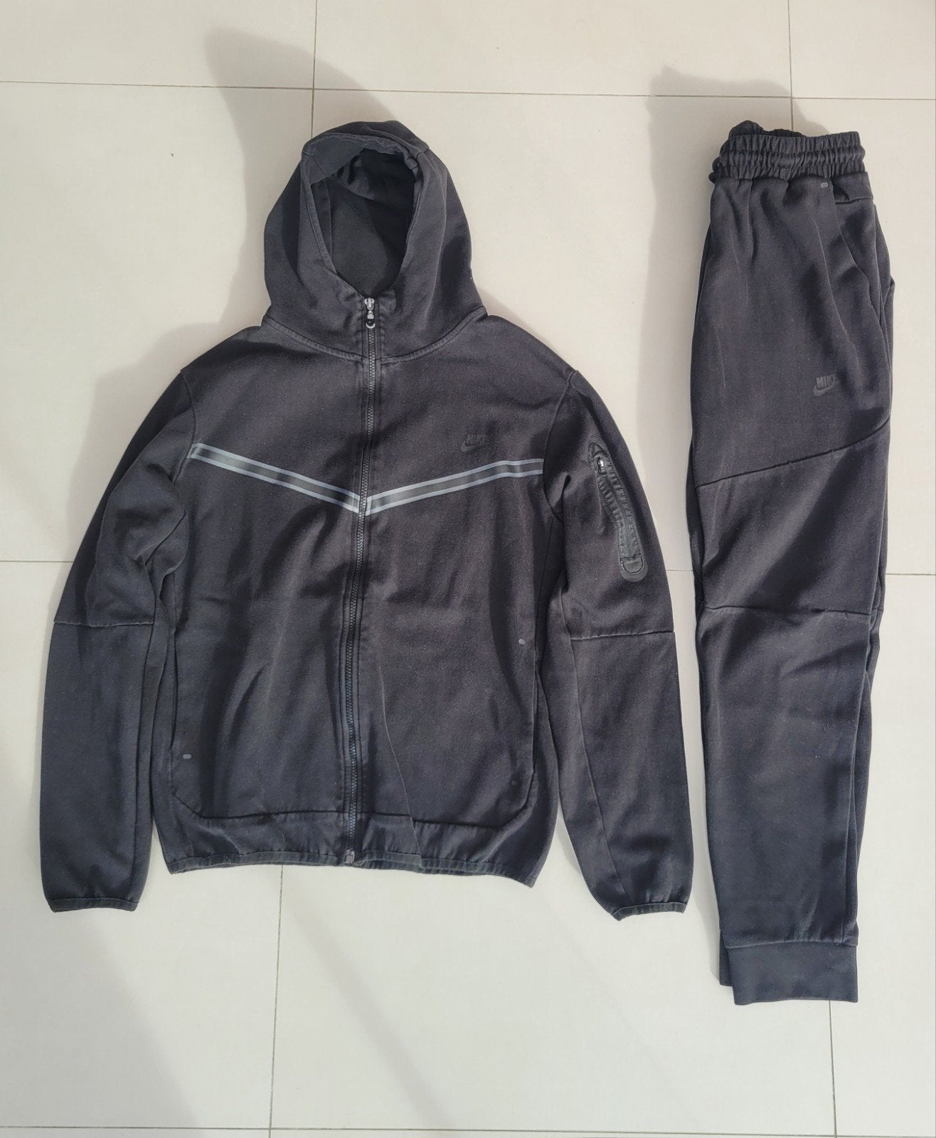 Nike Tech Fleece Trainingspak Zwart Volledige Set Maat XXL, Verzenden, Nieuw, Overige maten