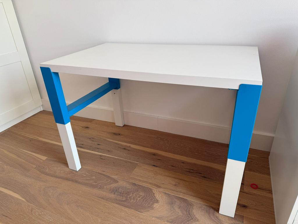 Kinderbureau- IKEA Pahl -in hoogte verstelbaar, Ophalen, Gebruikt, Tafel(s)