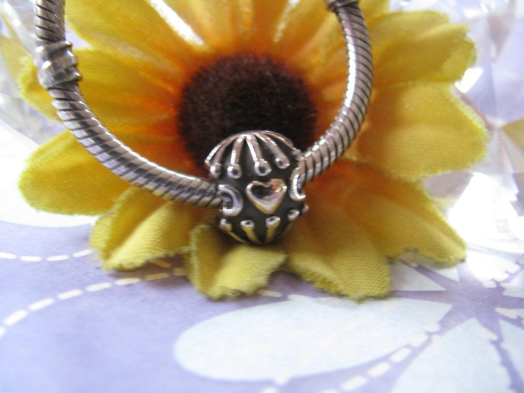 Pandora bedel + 14 krt GOUD 790430 = hatched heart, Pandora, Ophalen of Verzenden, Zo goed als nieuw, 1 bedel