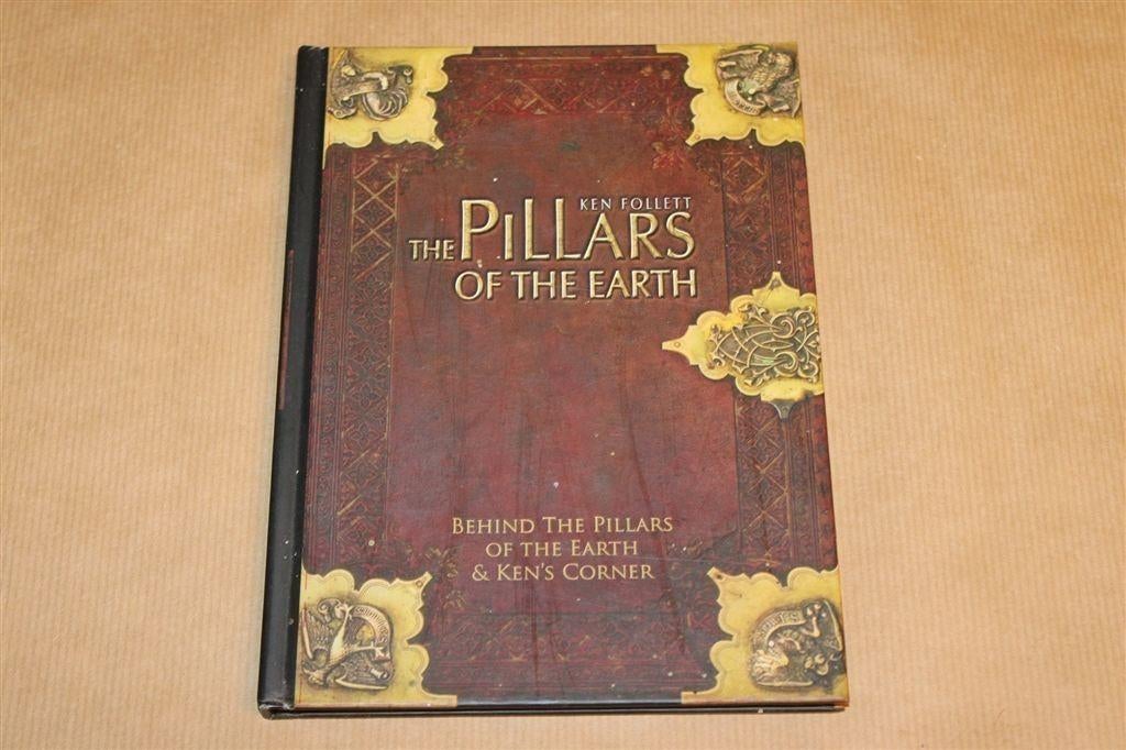 The Pillars Of The Earth — Ken Follett Special Uitgave, Boeken, Ophalen of Verzenden, Gelezen, Personen