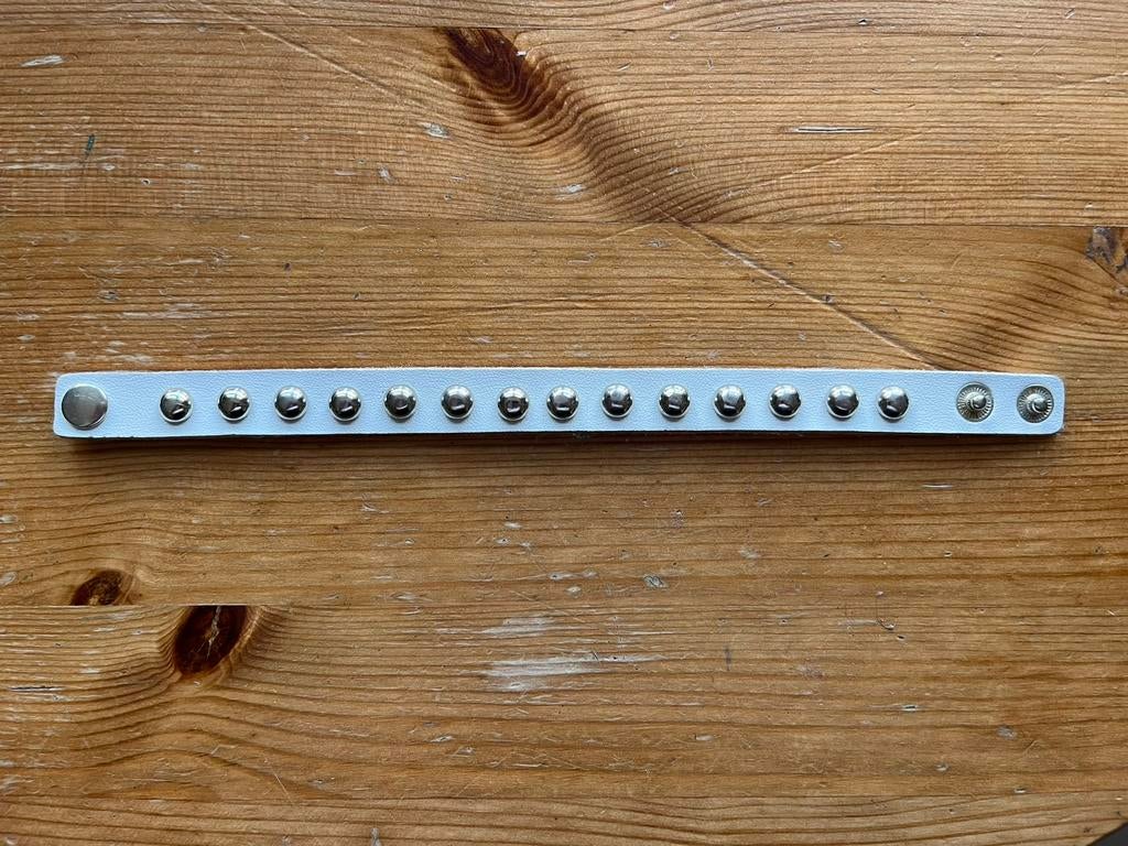 Nieuwe punk witte armband met studs H&M faux leer, Ophalen of Verzenden, Nieuw, Wit, Overige materialen