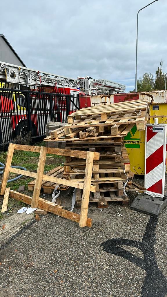 Gratis pallets en afvalhout, Doe-het-zelf en Verbouw, Hout en Planken, Ophalen, Gebruikt