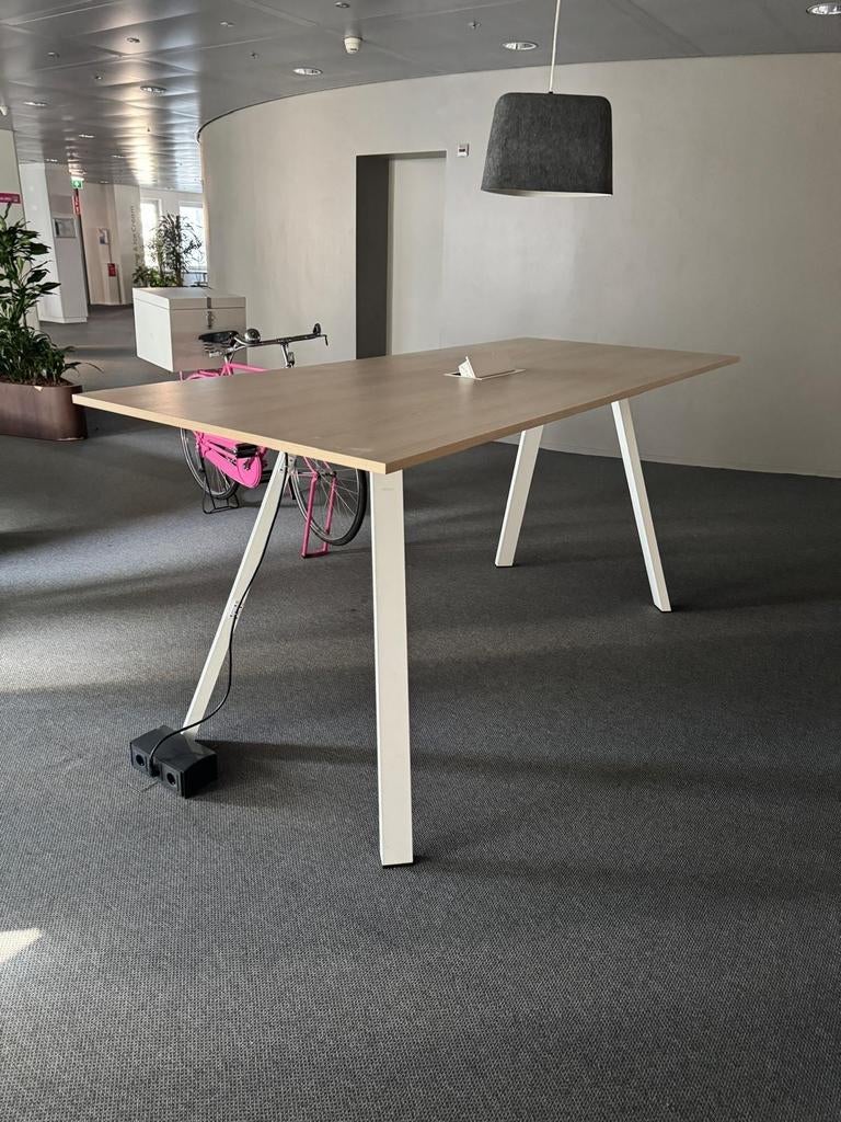 Grote Ahrend Aero statafel 240x100 met, Ophalen of Verzenden, Zo goed als nieuw, Ahrend, Industriestraat 5