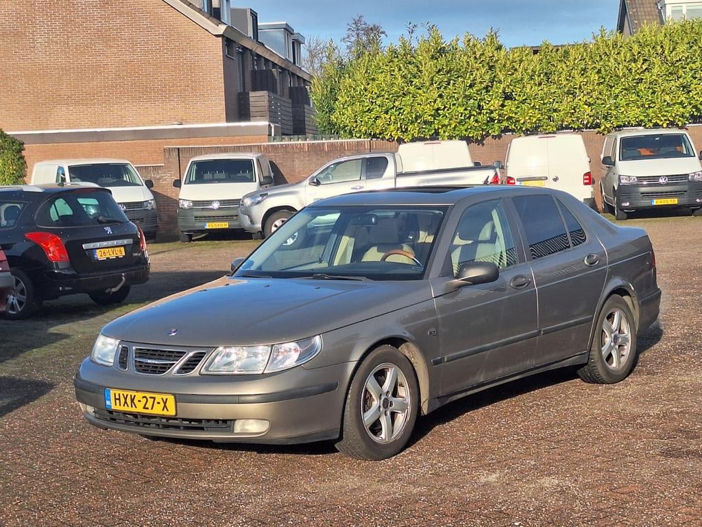 Saab 2003 Wit, 1800 kg, Beige, 4 cilinders, Parkeersensor