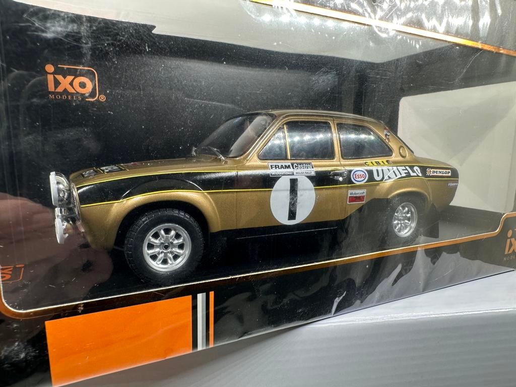 IXO FORD ESCORT MK1 RS1600 CLARK WELSH RALLY 1972 1:18 NIEUW, Hobby en Vrije tijd, Modelauto's | 1:18, Ophalen of Verzenden, Nieuw