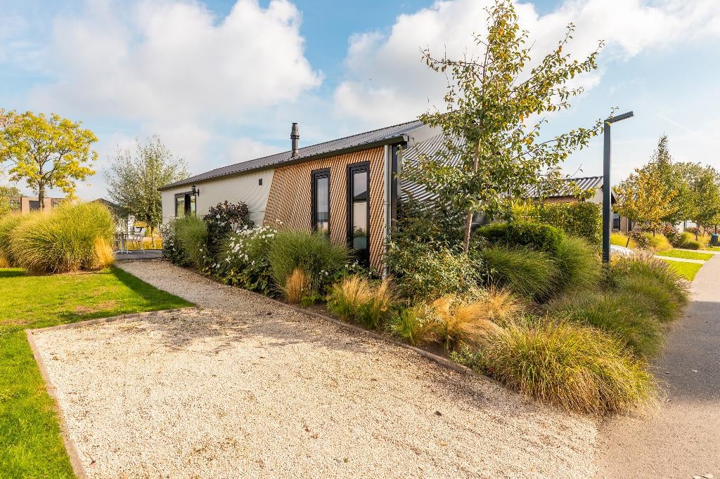 Luxe 4-persoons chalet bij EuroParcs Resort aan de Maas., 2 slaapkamers, Verkoop zonder makelaar, Chalet, Noord-Brabant