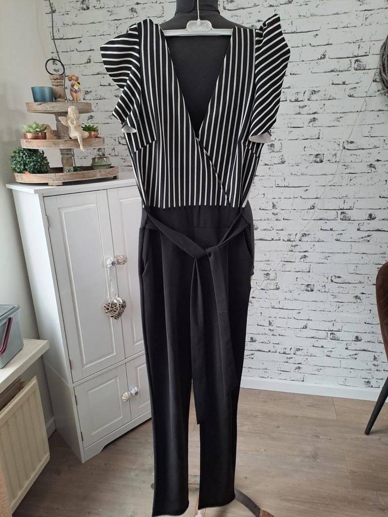 Elegante jumpsuit - maat 38, Maat 38/40 (M), Zwart, Ophalen of Verzenden, Onbekend