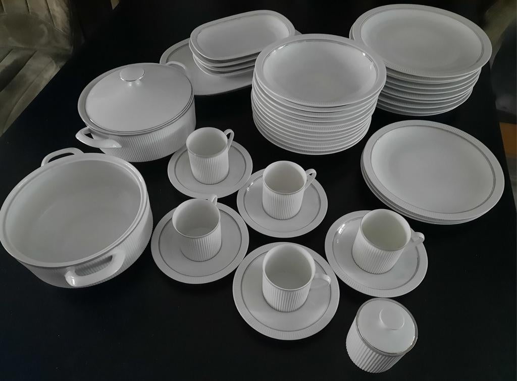 Arzberg geribbeld servies met goud/grijs randje - incompleet, Gebruikt, Ophalen of Verzenden, Effen, Porselein