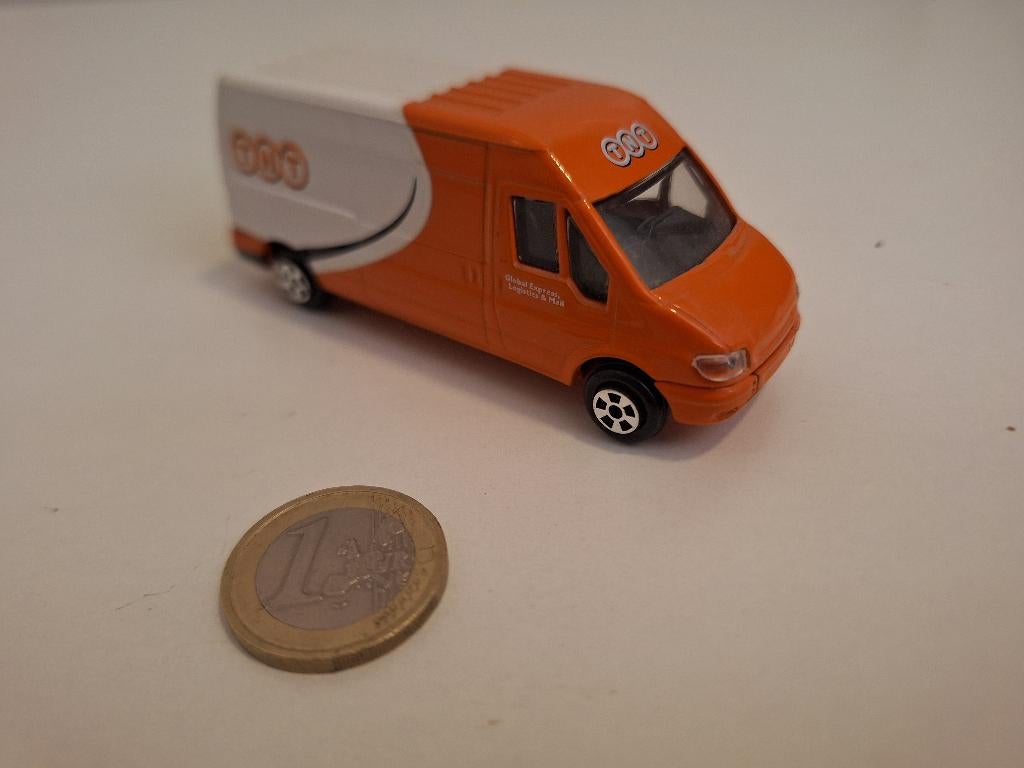 Corgi Toys Ford Transit TNT, schaal 1 :64 (nr. 66202), Hobby en Vrije tijd, Modelauto's | Overige schalen, Ophalen of Verzenden
