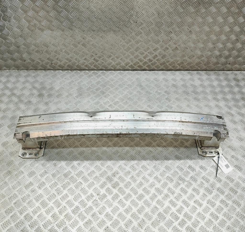 achter bumper crash bar van audi e-tron, Ophalen