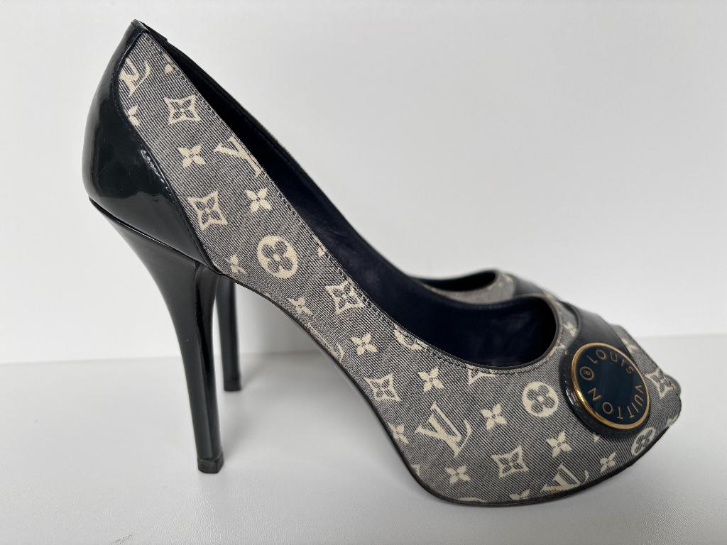 LOUIS VUITTON petrol donker groen/blauw hakken  Maat 37, Pumps, Louis Vuitton, Ophalen of Verzenden, Zo goed als nieuw
