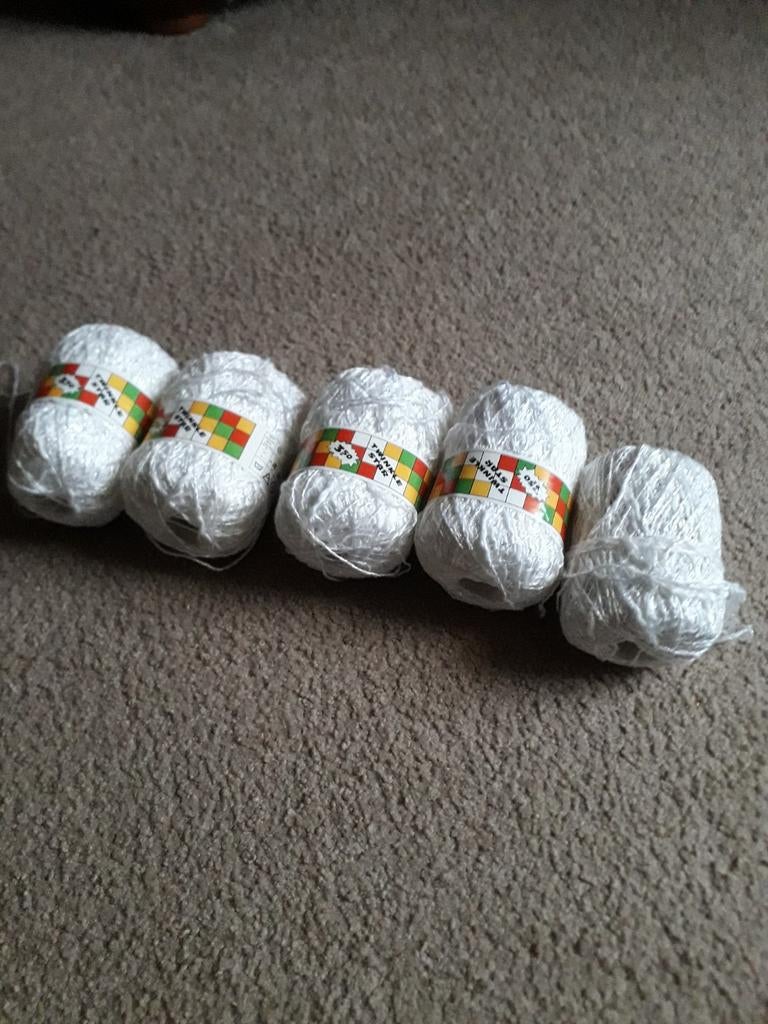 5 Bollen Twinkle Star Wol - Nieuw, Ophalen of Verzenden, Nieuw, Breien of Haken, Wol of Garen