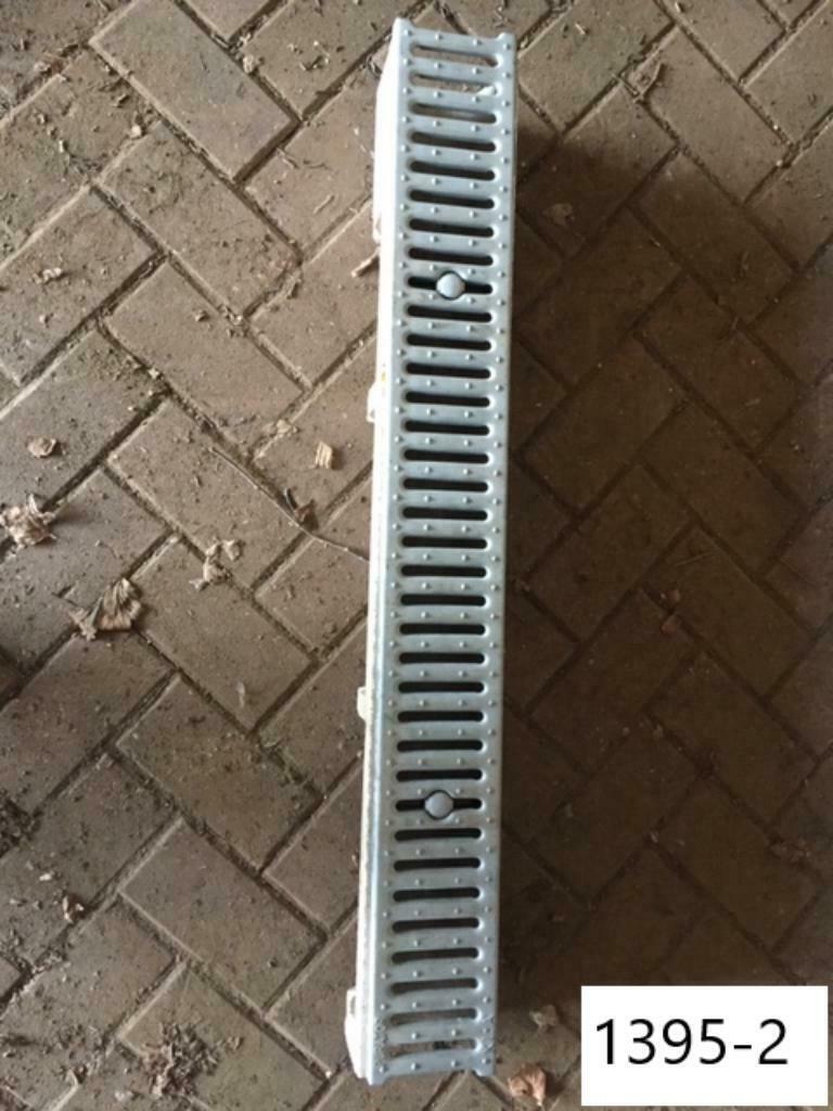 1087. Uitverkoop! Lijngoot / afvoergoot / zandvangput, Ophalen, Zo goed als nieuw, Minder dan 2 meter, 80 mm of meer