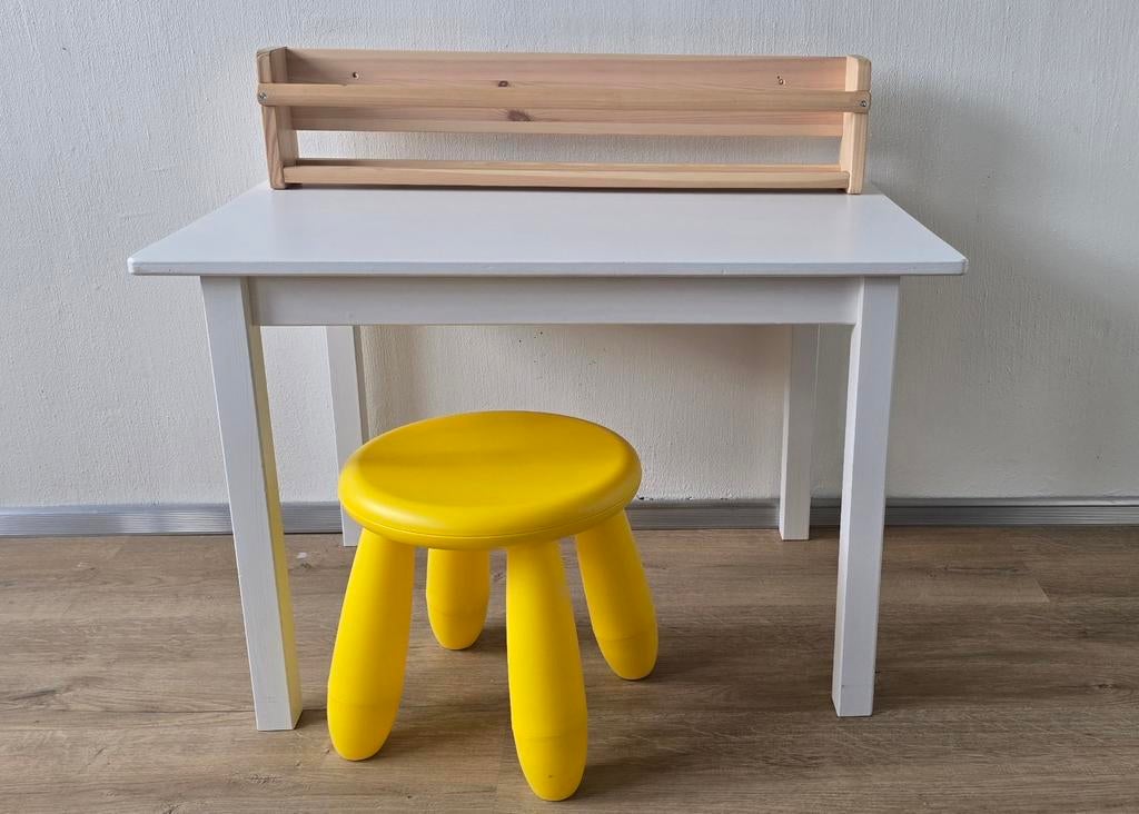 Tafeltje, krukje en boekenrekje van Ikea, Ophalen, Zo goed als nieuw, Tafel(s) en Stoel(en)