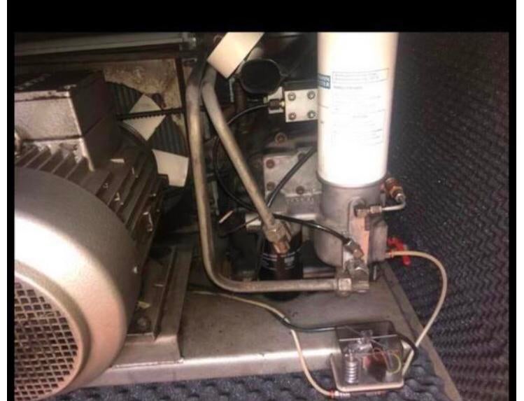 Compressor / schroefcompressor/goed/en goedkoop/factuur, Doe-het-zelf en Verbouw, Compressors, Ophalen, Gebruikt, 400 tot 800 liter/min