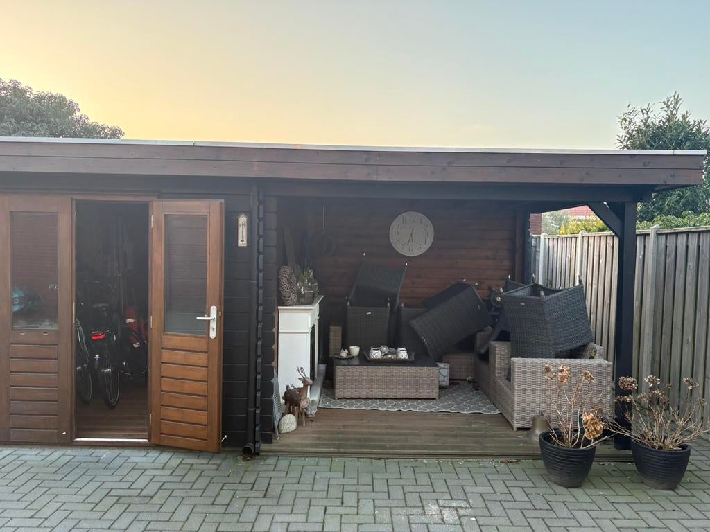 Tuin huis met overkapping gratis zelf afbreken en afhalen, Ophalen, Gebruikt, Tuinpaviljoen