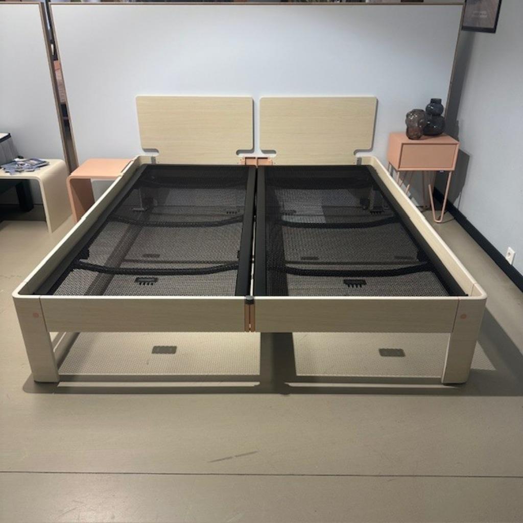 Auping Auronde Deelbaar - 180x210cm, Huis en Inrichting, Slaapkamer | Bedden, Ophalen, 180 cm, Modern, Hout
