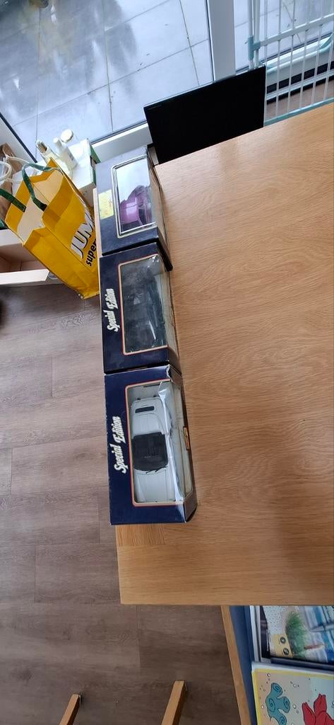 Model auto, Hobby en Vrije tijd, Modelauto's | 1:24, Ophalen, Zo goed als nieuw, Auto, Bburago