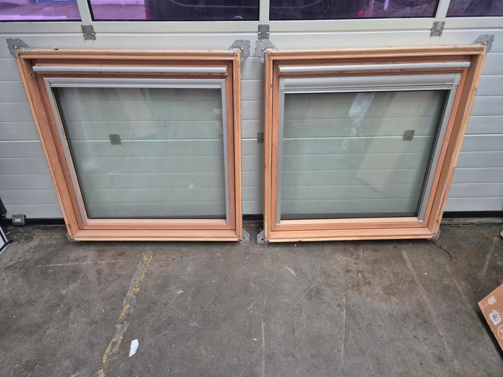2 st VELUX dakramen GGL S06 3059 / 114x118, Ophalen of Verzenden, Minder dan 80 cm, Dakraam, Dubbelglas
