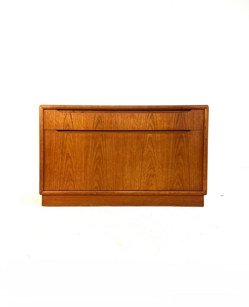 Vintage teakhouten audiomeubel/LP-kast ‘70, Teakhout, Ophalen of Verzenden, Zo goed als nieuw, Minder dan 150 cm