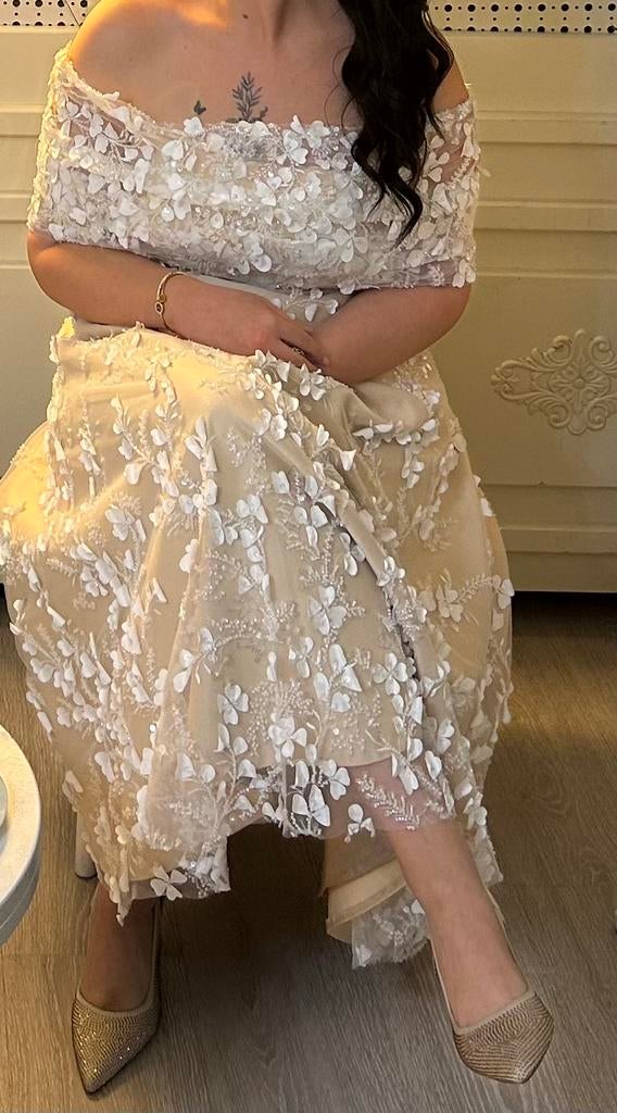 Prachtige Midi Prinsessenjurk, Kleding | Dames, Jurken, Maat 38/40 (M), Beige, Ophalen of Verzenden, Zo goed als nieuw