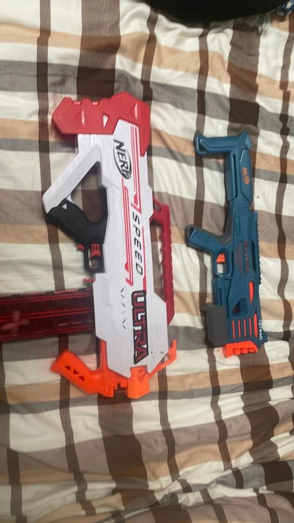 Nerf speed ultra met inbegrepen batterijen! en nerf tetrad, Ophalen of Verzenden, Zo goed als nieuw