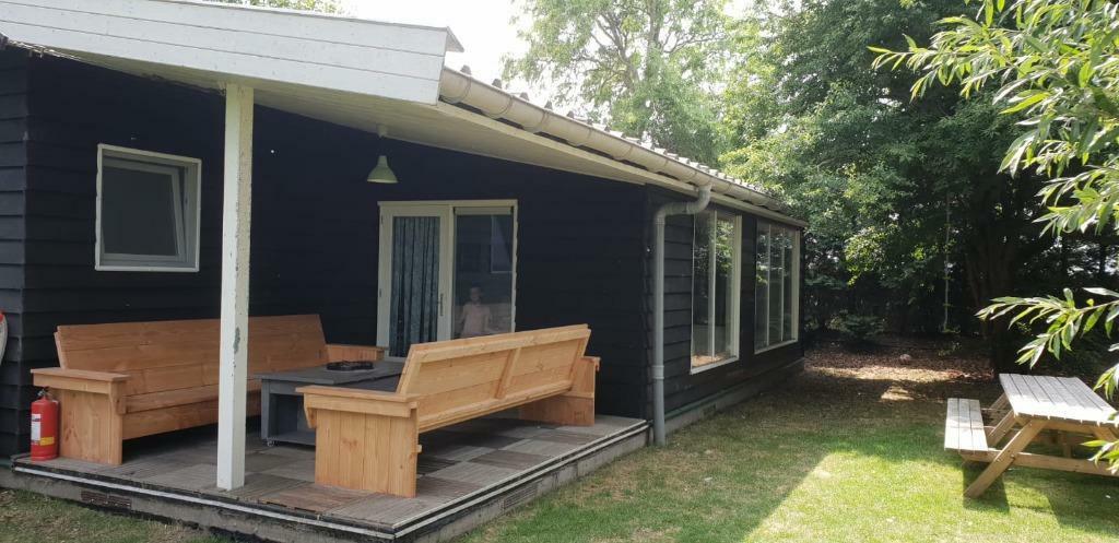 Vakantiehuisje met viswater in het groene hart., Vakantie, 8 personen, 4 of meer slaapkamers, Open haard, Landelijk