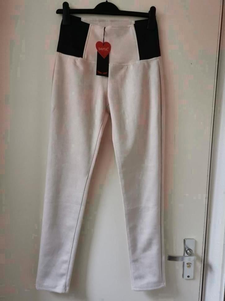 Broek maat 38, Maat 38/40 (M), Beige, Nieuw, Ophalen of Verzenden